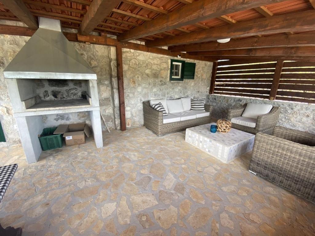 Private Cottage In Olive Grove With Heated Pool Vinišće Exteriér fotografie