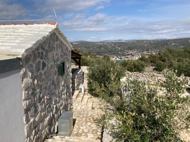 Private Cottage In Olive Grove With Heated Pool Vinišće Exteriér fotografie